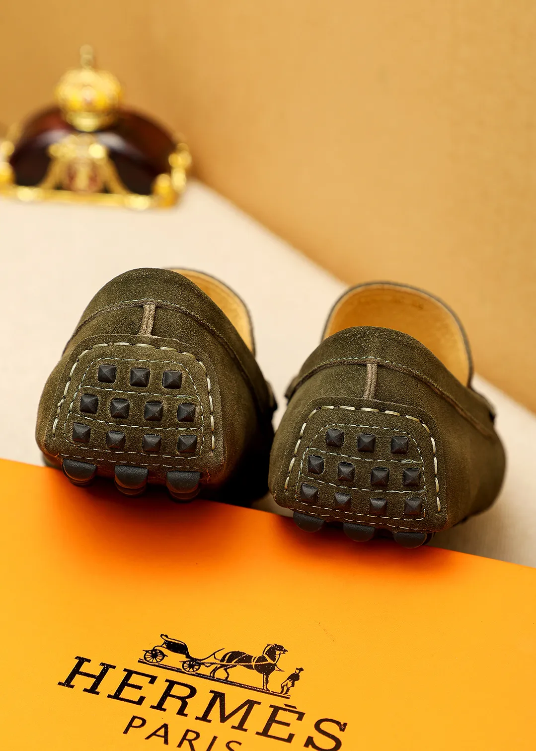 Men's shoes 💰380 💐 Product trademark: HERMES "Hermès" shoes. Regular size: 38-44 (45.46.47🉑️Customized) Product materials: Selected imported first-layer frosted cowhide upper + luxury hardware buckle, imported pig leather lining. Strong three-dimensional visual effect, original outsole color: 2 colors available
